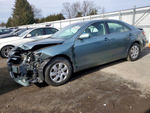 Toyota Camry BASE 2.5L 4 2010
