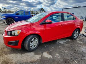 Chevrolet Aveo (Sonic) LT 1.8L 4 2015