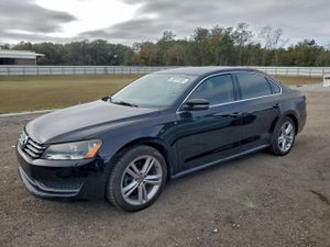 Volkswagen Passat SE 2.0L 4 2014