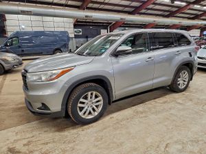 Toyota Highlander LE 3.5L 6 2015