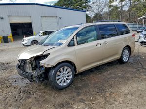 Toyota Sienna XLE 3.5L 6 2014