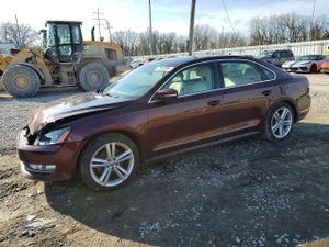 Volkswagen Passat SEL 1.8L 4 2014