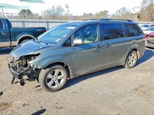 Toyota Sienna LE 3.5L 6 2014