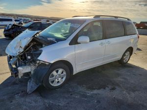 Toyota Sienna XLE 3.3L 6 2004