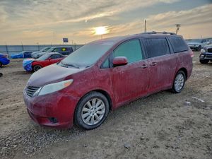 Toyota Sienna LE 3.5L 6 2011