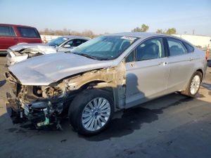 Ford Fusion SE HYBRID 2.0L 4 2013