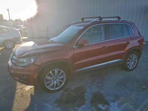 Volkswagen Tiguan S 2.0L 4 2014
