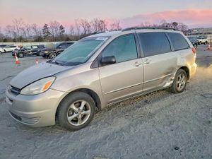 Toyota Sienna CE 3.3L 6 2004
