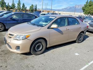 Toyota Corolla BASE 1.8L 4 2011