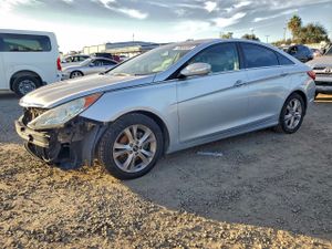 Hyundai Sonata SE 2.4L 4 2013