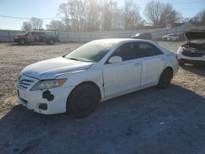 Toyota Camry BASE 2.5L 4 2011