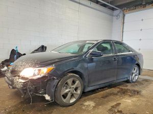 Toyota Camry SE 3.5L 6 2013