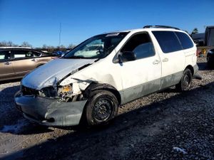Toyota Sienna CE 3.0L 6 2003