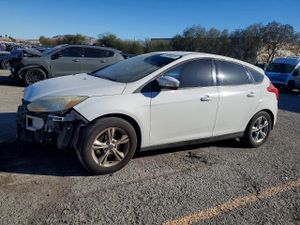 Ford Focus SE 2.0L 4 2014