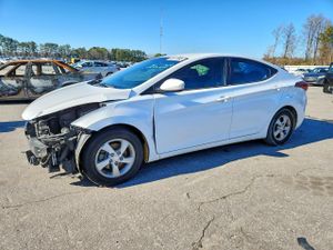 Hyundai Elantra SE 1.8L 4 2015
