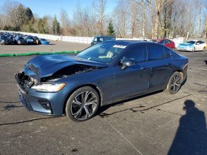 Volvo S60 CORE 2.0L 4 2024