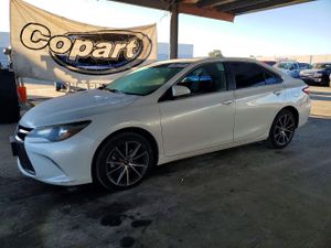 Toyota Camry LE 2.5L 4 2015