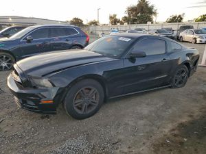 Ford Mustang 3.7L 6 2013