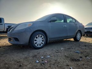 Nissan Versa S 1.6L 4 2013