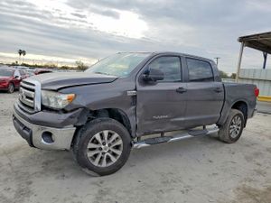 Toyota Tundra CREWMAX SR5 5.7L 8 2013