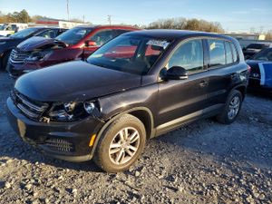 Volkswagen Tiguan S 2.0L 4 2013