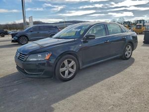 Volkswagen Passat S 1.8L 4 2014