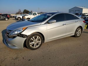 Hyundai Sonata SE 2.4L 4 2013