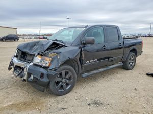 Nissan Titan S 5.6L 8 2015