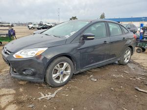 Ford Focus SE 2.0L 4 2014