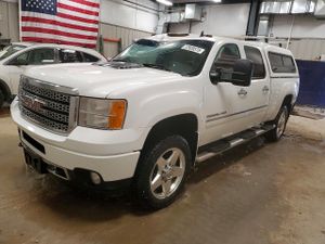 GMC Sierra K2500 DENALI 6.6L 8 2013