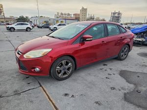 Ford Focus SE 2.0L 4 2014