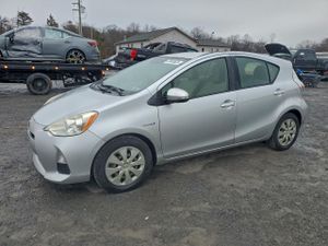 Toyota Prius 1.5L 4 2014