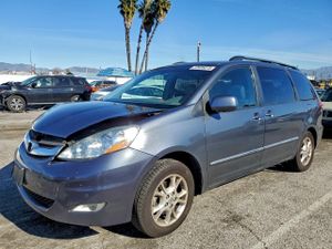 Toyota Sienna XLE 3.3L 6 2006