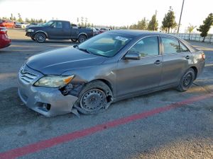Toyota Camry BASE 2.5L 4 2011
