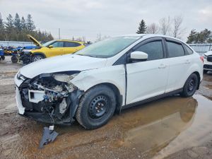 Ford Focus SE 2.0L 4 2012
