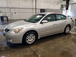 Nissan Altima BASE 2.5L 4 2010
