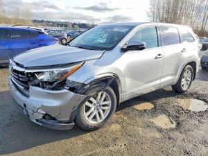 Toyota Highlander LE 3.5L 6 2015
