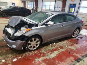 Hyundai Elantra GLS 1.8L 4 2013