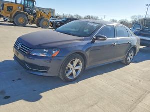 Volkswagen Passat SE 2.5L 5 2012