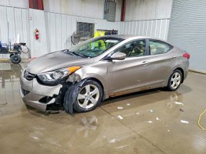 Hyundai Elantra GLS 1.8L 4 2013