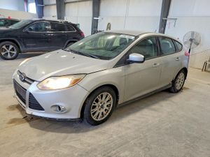 Ford Focus SE 2.0L 4 2012
