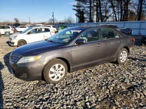 Toyota Camry BASE 2.5L 4 2011