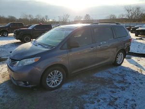 Toyota Sienna XLE 3.5L 6 2015