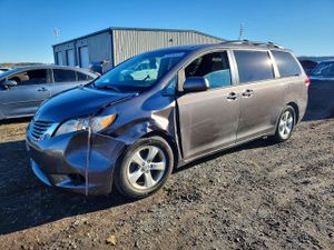 Toyota Sienna LE 3.5L 6 2013