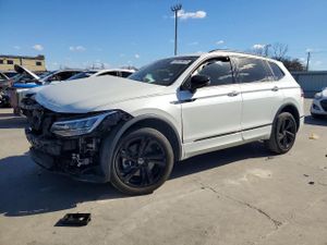 Volkswagen Tiguan SE R-LINE BLACK 2.0L 4 2023