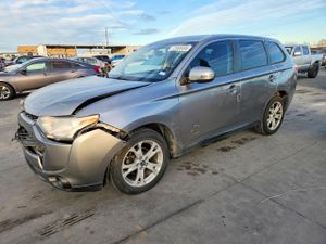 Mitsubishi Outlander SE 2.4L 4 2014