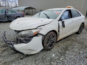 Toyota Camry LE 2.5L 4 2015