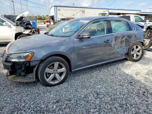 Volkswagen Passat SE 1.8L 4 2014