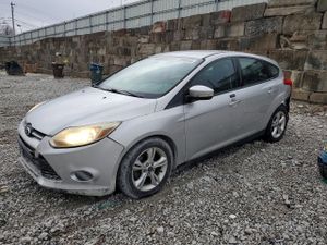 Ford Focus SE 2.0L 4 2014