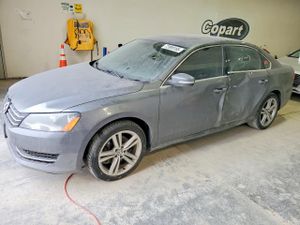 Volkswagen Passat SE 2.0L 4 2014